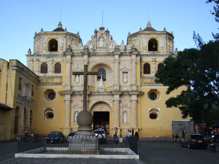 kirche1_antigua_guat.jpg