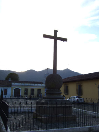 kreuz_antigua_guat.jpg