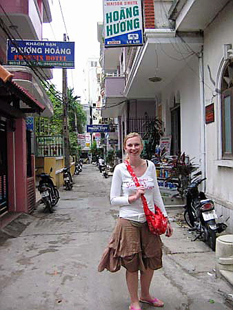 anne_vor_hotel1_hue